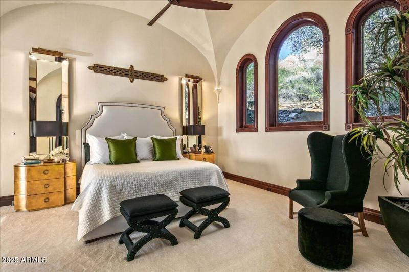 43-Primary Suite Details