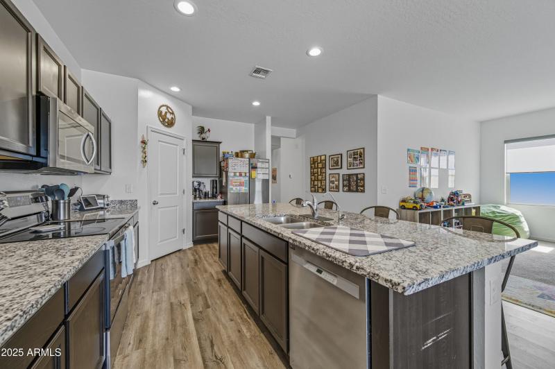 17648NMaddaloniAve-11