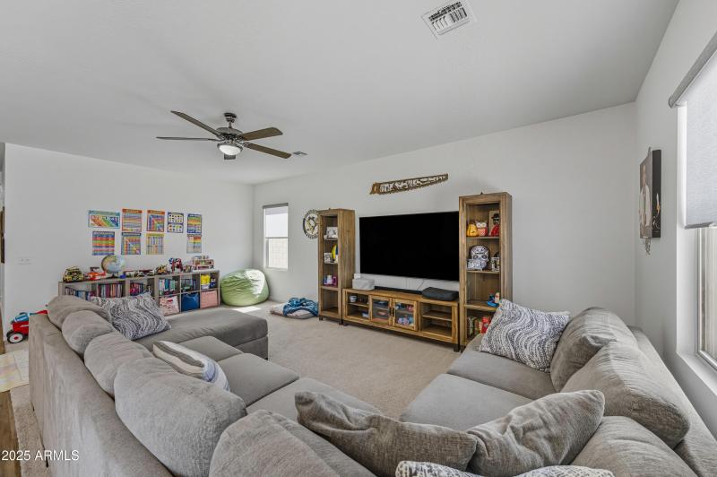 17648NMaddaloniAve-14