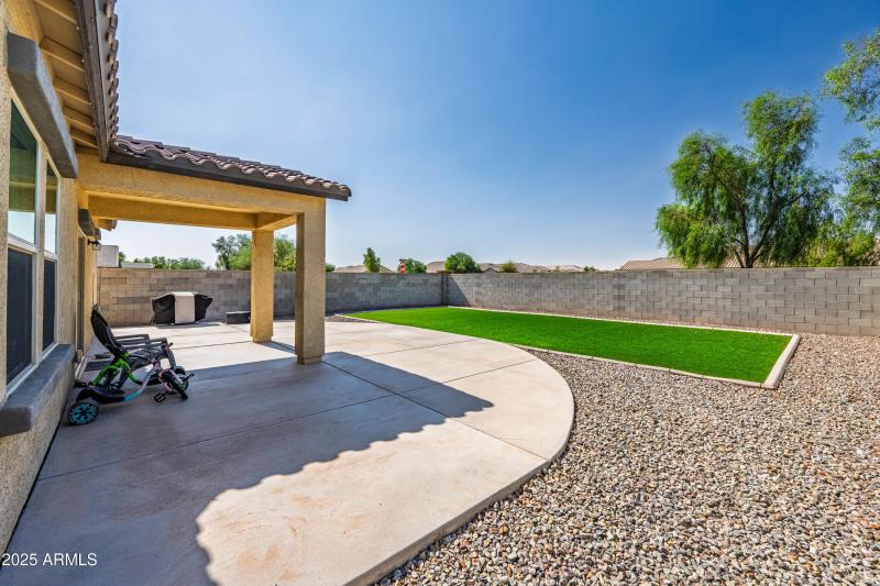 17648NMaddaloniAve-28