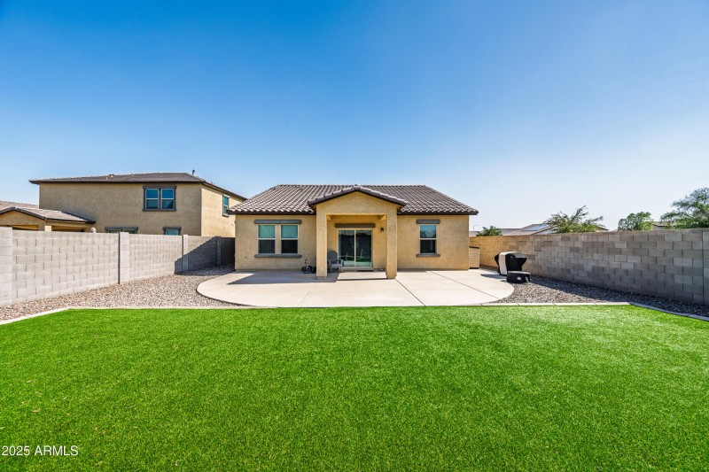 17648NMaddaloniAve-30