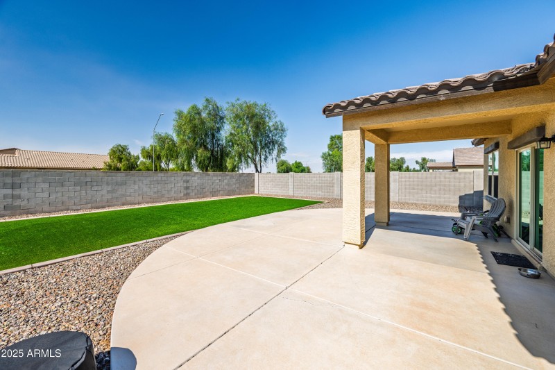 17648NMaddaloniAve-32