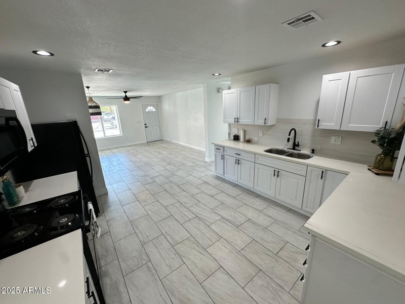 c0fdc88d-e6f2-4ced-b1a5-53c17e087748