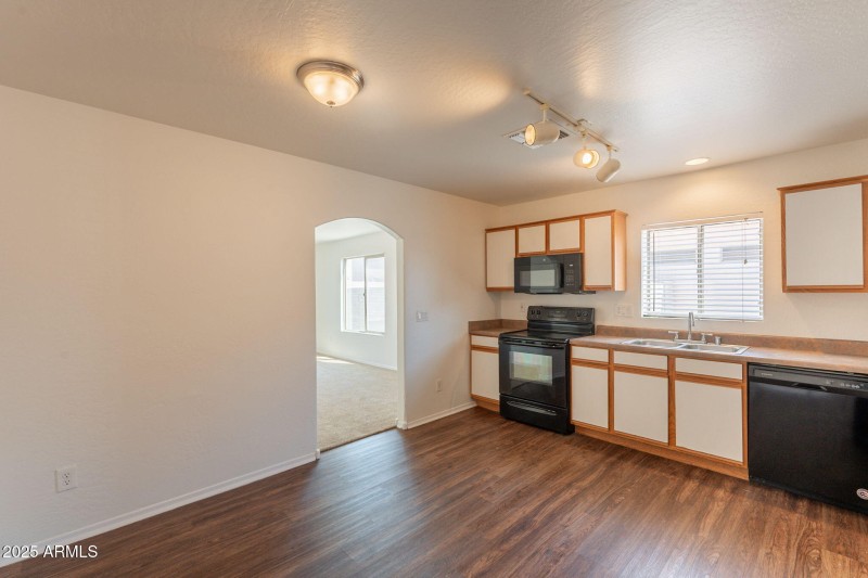 9-web-or-mls-Rosewood-9