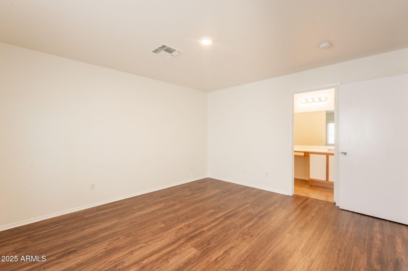 20-web-or-mls-Rosewood-20
