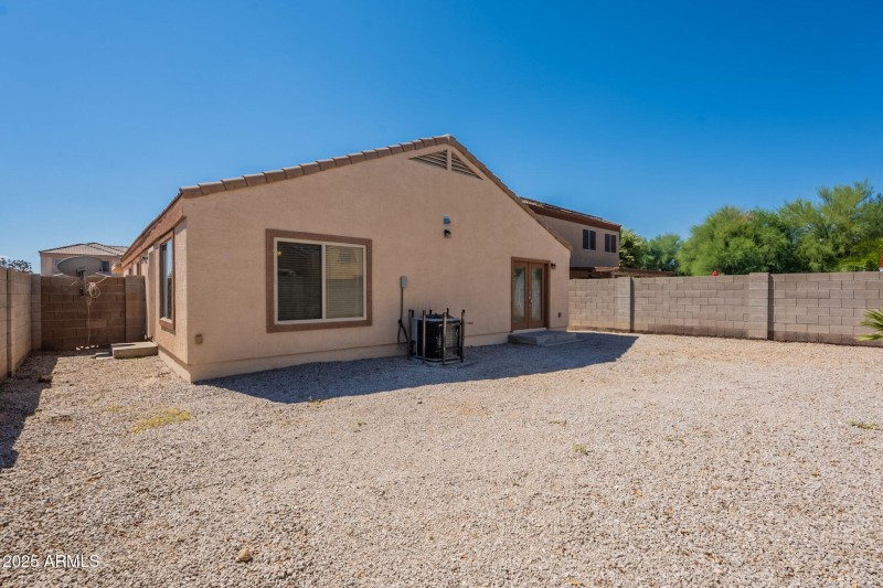 40-web-or-mls-Rosewood-40