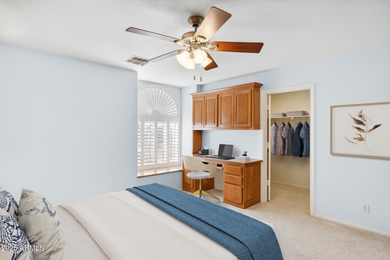 GUEST BED WITH WALK IN CLOSET