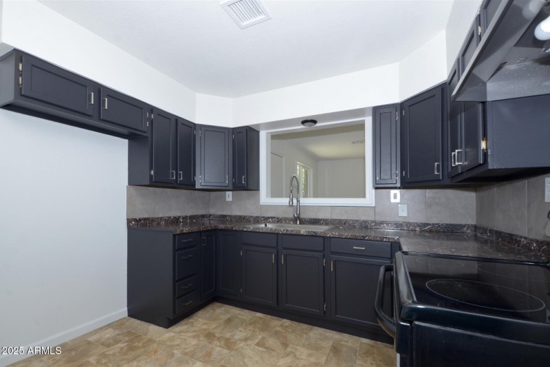 05 Kitchen 2