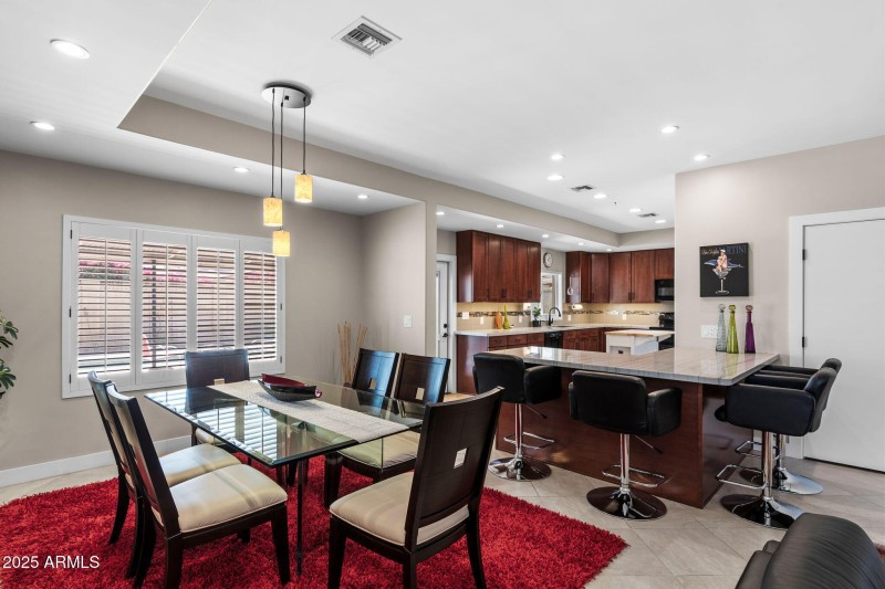 015__6001 E Edgemont Ave