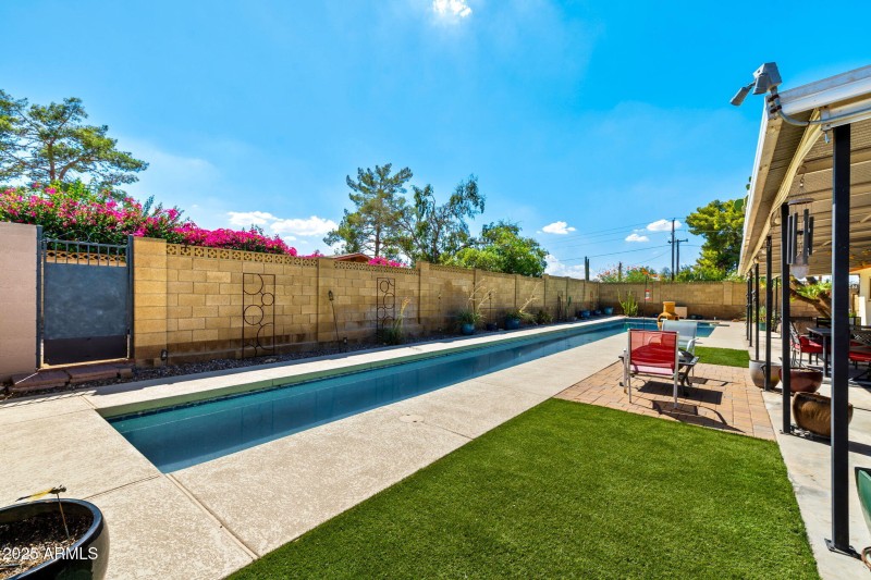 020__6001 E Edgemont Ave