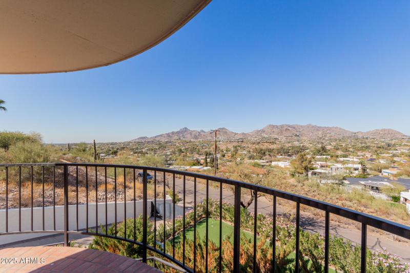 110 Camelback