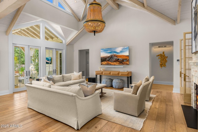 09family room
