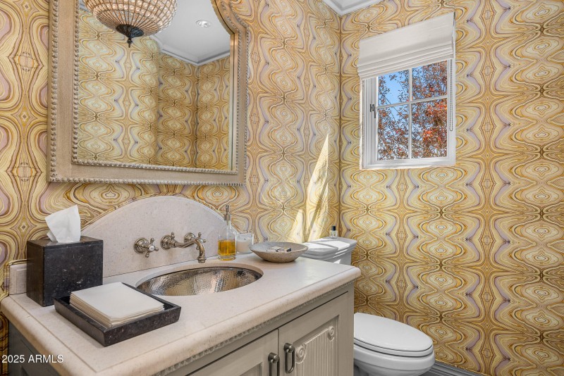 30powder room