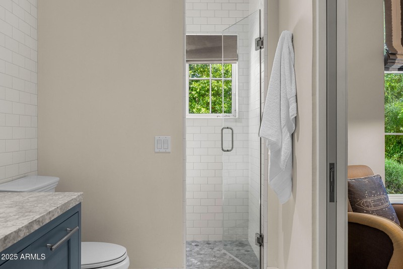 34guest bathroom1_1