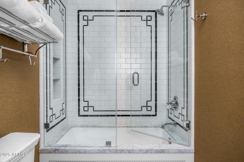 37guest bathroom2_1
