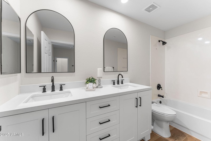 7266 E Del Acero Dr | Gainey Ranch