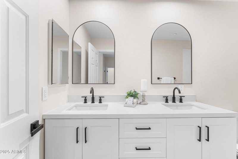 7266 E Del Acero Dr | Gainey Ranch