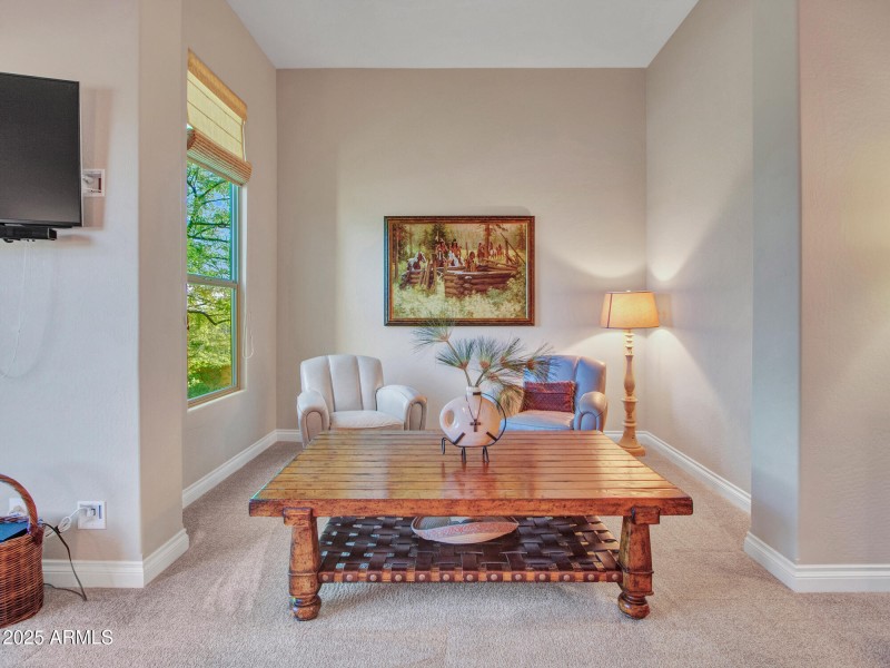 10-Primary-bedroom-(3)