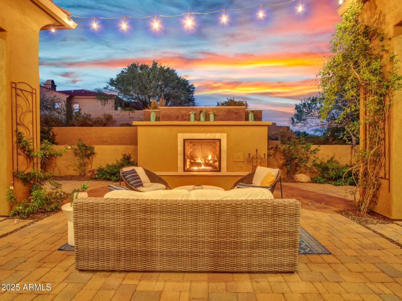 23-Eve_Courtyard-(3)