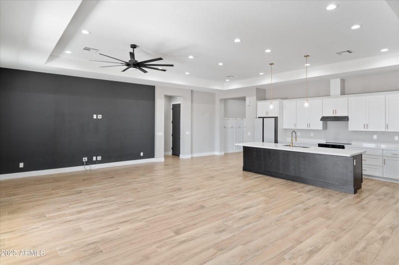 07-Family Kitchen and Dining