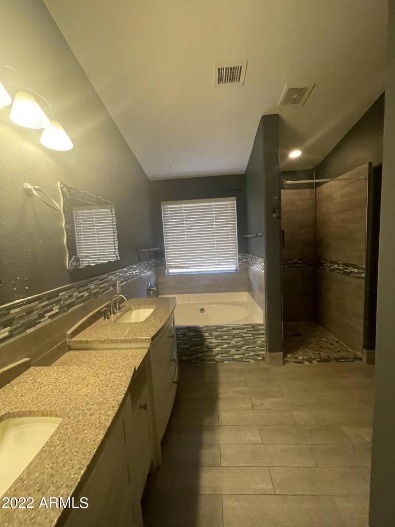 F687AEC1-C60C-4D0B-B41F-FA7D932DF5B2