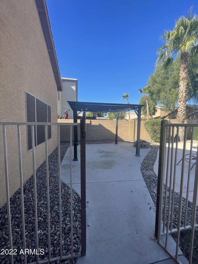 DB91FD7F-0F62-41A9-8017-78C7FF5DBCBA