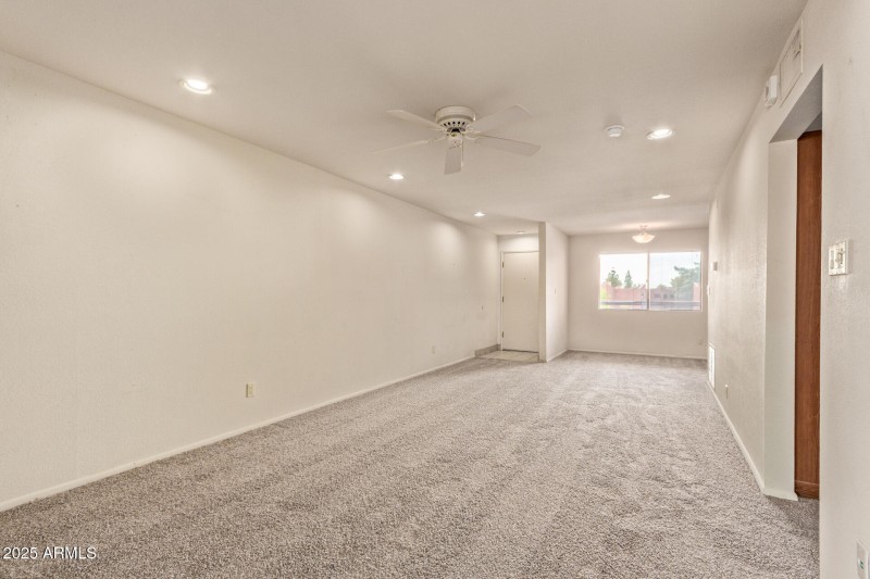 06 - Paradise Village