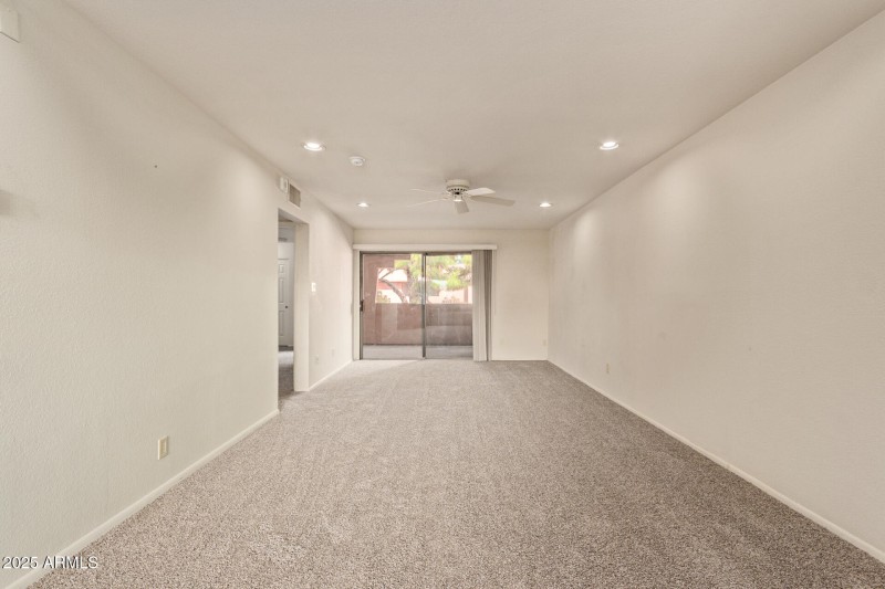 07 - Paradise Village