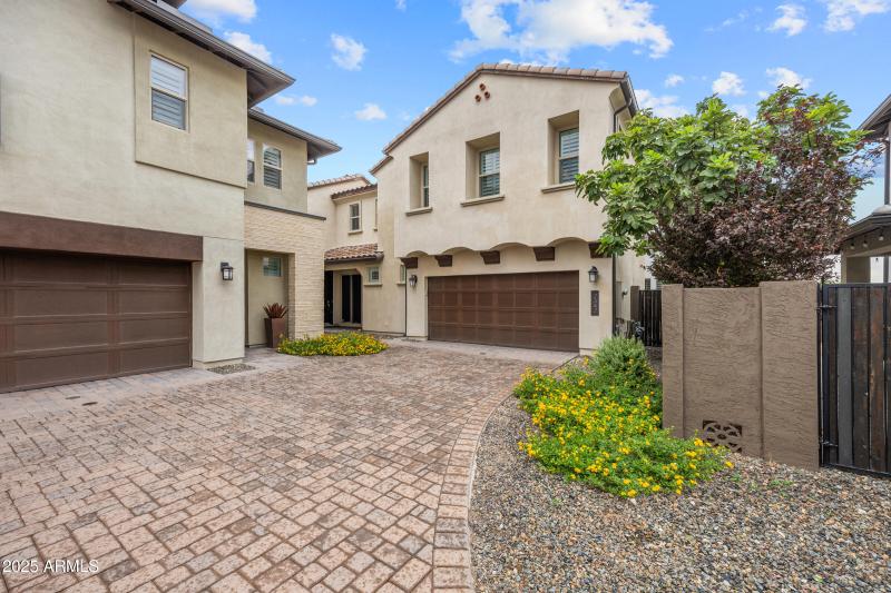 Courtyard Villa Style Homes!
