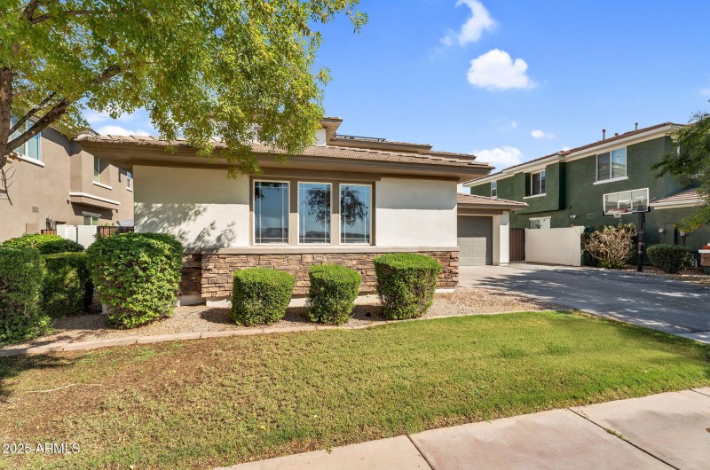 3-web-or-mls-3752 E Robin Ln-3