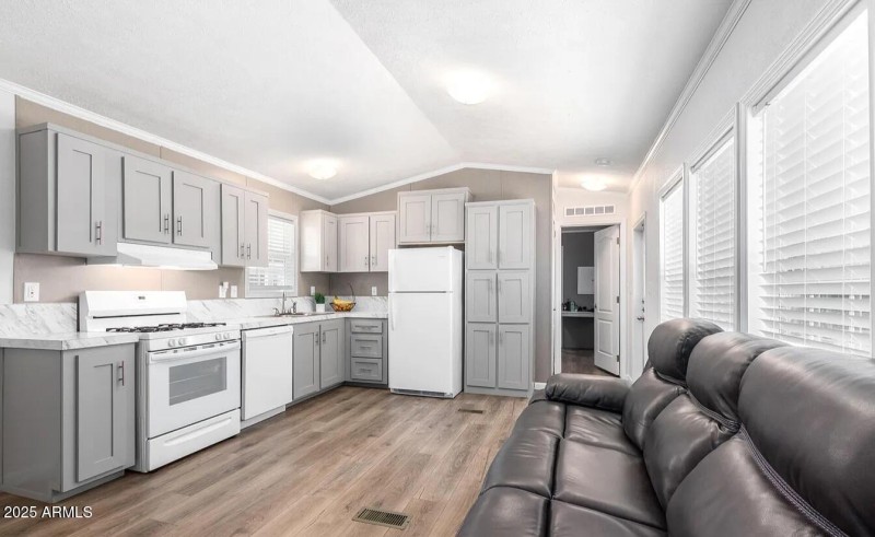 4f3a98ef884d51078f771ebe2169411f-uncropp