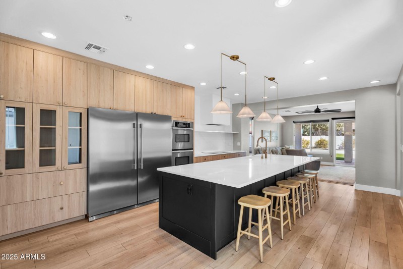 11-web-or-mls-3752 E Robin Ln-16