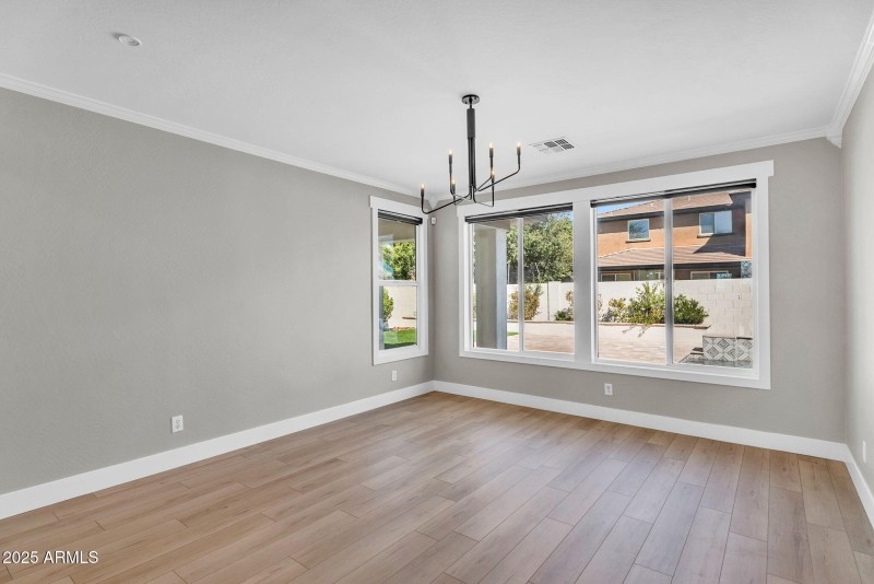 20-web-or-mls-3752 E Robin Ln-10