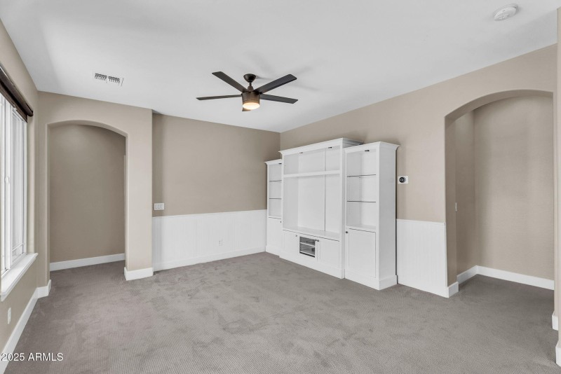 24-web-or-mls-3752 E Robin Ln-24