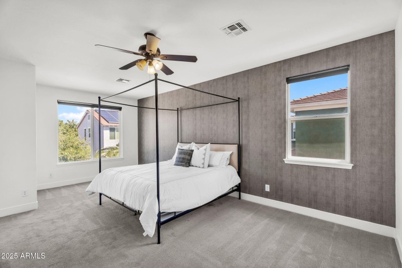 26-web-or-mls-3752 E Robin Ln-26