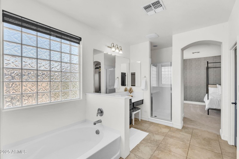 32-web-or-mls-3752 E Robin Ln-32