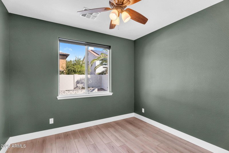 38-web-or-mls-3752 E Robin Ln-37