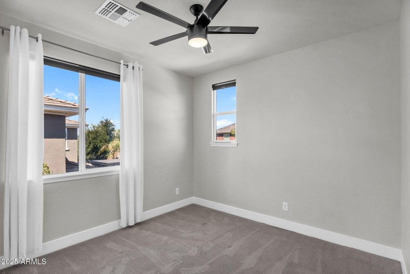 44-web-or-mls-3752 E Robin Ln-45