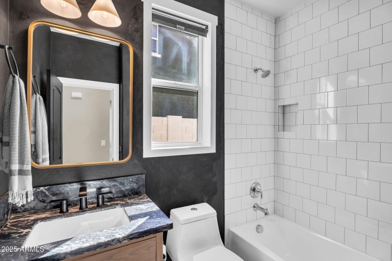 45-web-or-mls-3752 E Robin Ln-39