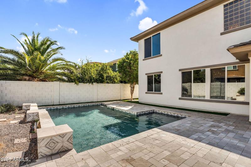 49-web-or-mls-3752 E Robin Ln-53