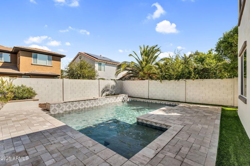 50-web-or-mls-3752 E Robin Ln-54