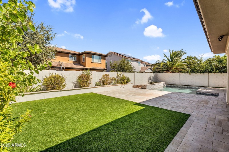 53-web-or-mls-3752 E Robin Ln-57