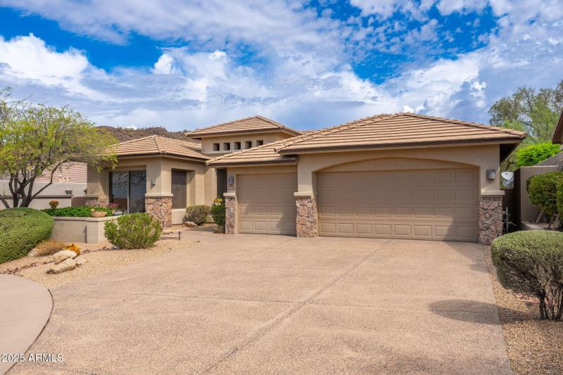 14734 E Crested Crown - 02