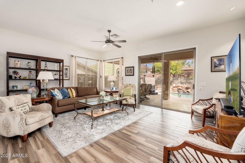 14734 E Crested Crown - 10