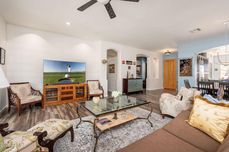 14734 E Crested Crown - 12