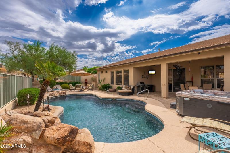 14734 E Crested Crown - 41