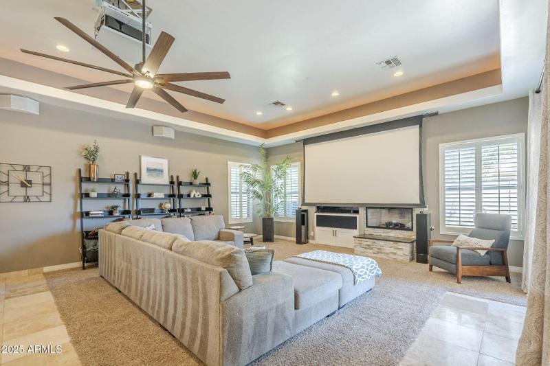 26-LR Projection screen