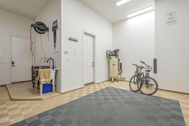 84-garage guest house