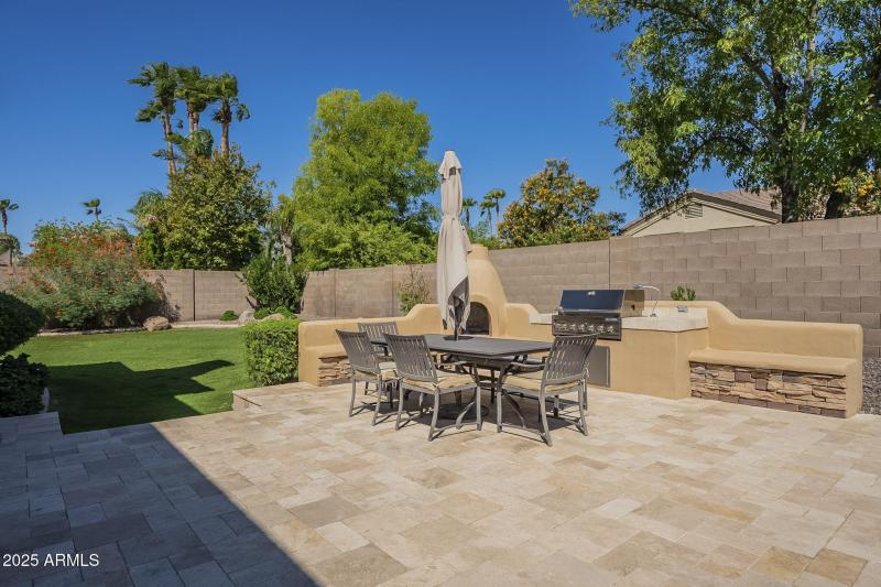 96-gas grill- fireplace