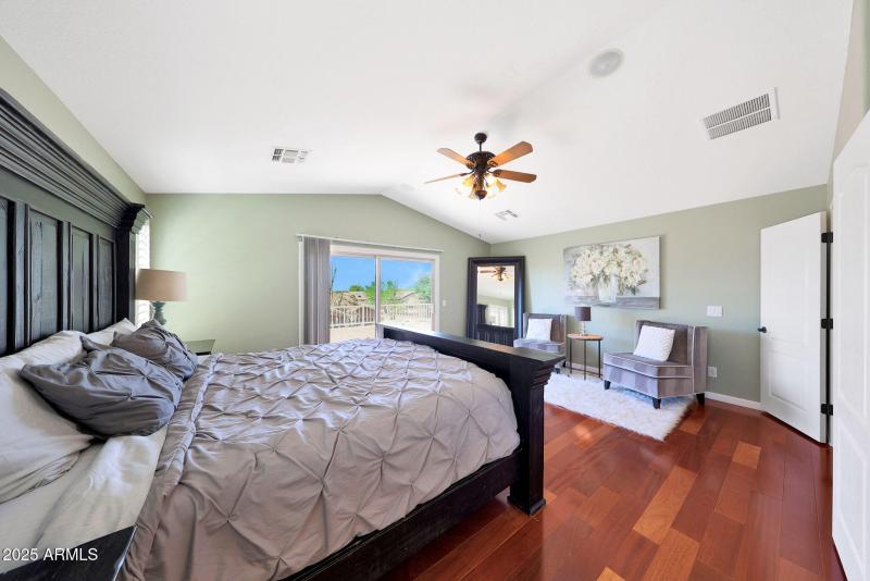 B (55) Owner's Suite